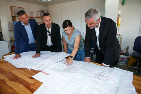 Bürgermeister Andreas Rotpuller, LAbg. Vizebgm. Robert Hergovich, SOWO-Geschäftsführerin DIin Melanie Piskernik und Wohnbaulandesrat Heinrich Dorner