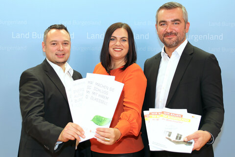 Sonderförderaktion Fotovoltaik-Wärmepumpe_2 Stellten die neue Sonderförderaktion für die Errichtung von Fotovoltaikanlagen in Kombination mit Wärmepumpen vor: v.l. Florian Hofstetter, neuer BÖF-Administrator, LRin Astrid Eisenkopf, LR Heinrich Dorner.  Bildquelle: Landesmedienservice Burgenland