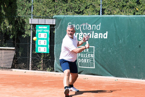 Sportlandesrat Heinrich Dorner in Action.
