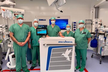 Das OP-Team rund um OA Dr. Dr. Karl Georg Sommer in der Klinik Kittsee: Michael Grohsschmidt, Patrick Hallach, Karl Georg Sommer, MarijaAdadamovic und Beate Limp (v.l.)