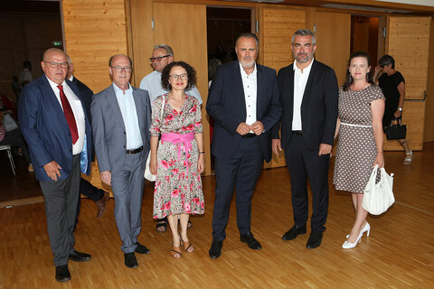 Lackendorfs Bürgermeister Werner Hofer, Bezirkshauptmann von Oberpullendorf, WHR Mag. Klaus Trummer, Landtagsabgeordnete Elisabeth Trummer, Landeshauptmann Mag. Hans Peter Doskozil und Landesrat Mag. Heinrich Dorner mit seiner Frau Karin (v.l.).