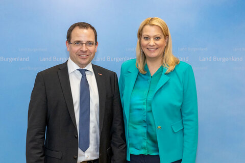 Landesrätin Mag. (FH) Daniela Winkler und der Präsident der Wirtschaftskammer Burgenland, Andreas Wirth.