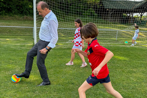 Das Land Burgenland unterstützt sozialschwache Familien bei Freizeitaktivitäten für Kinder und Jugendliche.