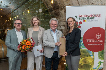 Franz Bock, Leiter der Bildungsregion Nord, Julia Mainx, die neue Direktorin der Landwirtschaftlichen Fachschule Eisenstadt, ihr Vorgänger Erich Unger, Landeshauptmann-Stellvertreterin Anja Haider-Wallner.