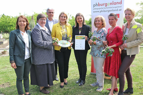 Auszeichnung für den Garten der Pädagogischen Hochschule Burgenland mit Landesrätin Daniela Winkler