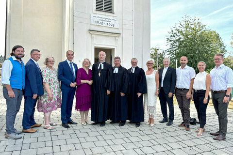 Landesrat Dr. Leonhard Schneemann bei der Amtseinführung der wiedergewählten Superintendentialkuratorin für Burgenland, Prof. Mag. Dr. Christa Grabenhofer.