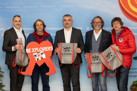 (vlnr.) ÖBB Regionalmanager Christof Hermann, Michael Oberhauser (Verein 24 Stunden Burgenland), Landesrat Heinrich Dorner, Helmut Hauser (ÖBB) und Josef Burkhardt (Verein 24 Stunden Burgenland).