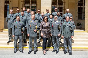 Hauptmann Philip Krobath, Brigadier Gernot Gasser, Landeshauptmann-Stellvertreterin Mag.a Astrid Eisenkopf, Oberst Gerald Böhm und Vizeleutnant Ernst Lerchster