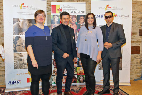 Bei der Jugendkonferenz zu Chancengerechtigkeit auf der Friedensburg Schlaining. V.l.: Poetry Slammerin Mieze Medusa, Soziallandesrat Christian Illedits, Frauenlandesrätin Astrid Eisenkopf, Harald Horvath, GF Regionalmanagement Burgenland GmbH