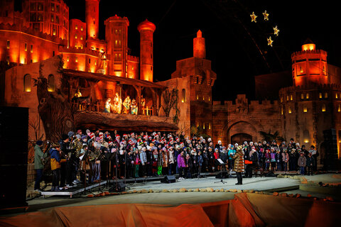 Rund 170 Kinder begeisterten mit dem Auftritt des größten Schüler*innenchors des Burgenlands beim Winterwunder Mörbisch