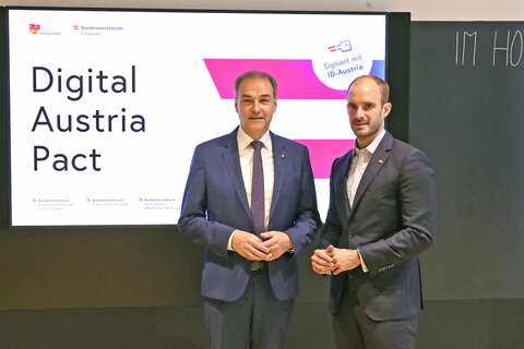 Landesrat Dr. Leonhard Schneemann und Digitalisierungs-Staatssekretär Florian Tursky, MSc. MBA unterzeichneten „Digital Austria Pact“ zwischen Bund und Land Burgenland zur Steigerung digitaler Kompetenzen und informierten im Rahmen einer Pressekonferenz im Hotel Galàntha in Eisenstadt über Ziele und den weiteren Fahrplan der Digitalisierungsoffensive