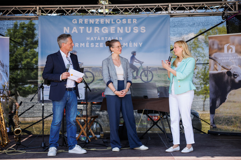Mag. Patrik Hierner, Erlebnisregionsmanager Region Neusiedler See, LH-Stv.in Anja Haider-Wallner, LR.in Mag.a (FH) Daniela Winkler (v.l.).