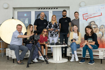 LRin Mag.a (FH) Daniela Winkler lädt Jugendliche zu professionellen Workshops – unter anderem in den Bereichen Content Management und Video – ein.