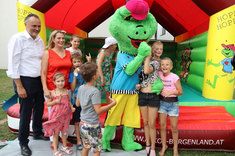 Gratis Sommerbetreuung für die Kinde mit Spiel, Sport, Spaß und großem Sommerfest