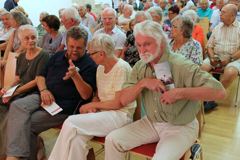 Zahlreiche Besucher wollten mit dem Landeshauptmann über Fragen, Anliegen und Ideen diskutieren und sorgten für volles Haus in Hornstein.