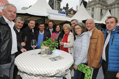 Eröffnung des 13. Burgenländischen Kul(t)inariums in Wien mit den Mitgliedern der Burgenländischen Landesregierung Landeshauptmann-Stellvertreter Johann Tschürtz, LRin Mag.a Astrid Eisenkopf, den Landesräten Heinrich Dorner und Christian Illedits sowie Landtagspräsidentin Verena Dunst, Abgeordneten zum Burgenländischen Landtag und zahlreichen Fest- und Ehrengästen