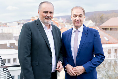 Landeshauptmann Hans Peter Doskozil Soziallandesrat Dr. Leonhard Schneemann.