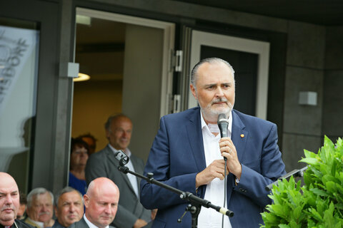 Landeshauptmann Hans Peter Doskozil bei der Eröffnung des Rathauses in Jennersdorf.