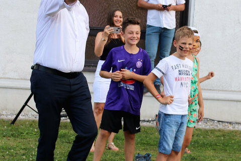 Gratis Sommerbetreuung für die Kinde mit Spiel, Sport, Spaß und großem Sommerfest