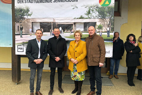 PEB-Geschäftsführer und Technischer Leiter Thomas Rosner, Architekt DI Klaus Richter, Landtagspräsidentin Verena Dunst und Bürgermeister Reinhard Deutsch (v.l.).