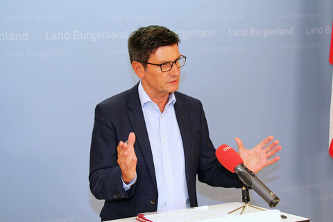 Soziallandesrat Christian Illedits sieht den nationalen „Tag der pflegenden Angehörigen“ als Zeichen der Anerkennung für wertvolle Tätigkeit und präsentierte das Österreichweit einzigartige Pilotprojekt des Burgenlandes, das per 1. Oktober 2019 startet