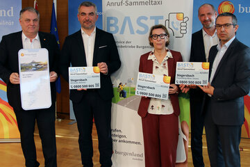 Landesrat Dorner präsentiert die neuen burgenländischen Sammeltaxis