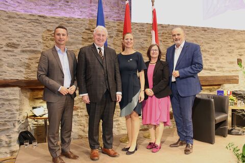 Robert Hergovich, Karl-Heinz Lambertz, Landeshauptmann-Stellvertreterin Anja Haider-Wallner, Margit Paul-Kientzl und Landeshauptmann Hans Peter Doskozil.