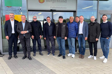 Sportlandesrat Heinrich Dorner und ÖFB-Präsident Josef Pröll zu Besuch in der Fußballakademie Burgenland in Mattersburg.