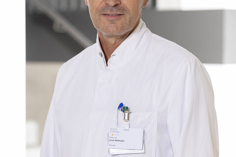 ÄD Primarius Erich Willhuber leitet die Abteilung für Chirurgie, zu der das BGZ gehört.