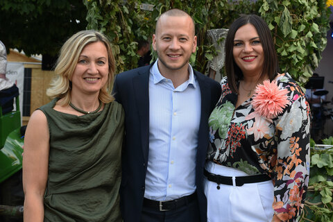 Landeshauptmann-Stellvertreterin Astrid Eisenkopf mit Maximilian Köllner und Bettina Zentgraf (v.r.).