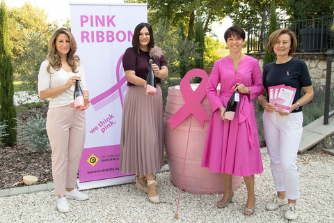 Winzerin Pia Strehn mit Landeshauptmann-Stellvertreterin Mag.a Astrid Eisenkopf, der Präsidentin der Krebshilfe Burgenland, Dr.in Michaela Klein und Krebshilfe Burgenland Geschäftsführerin Mag.a Andrea Konrad
