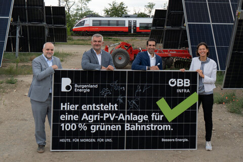 Matthias Grün (Vorstandsvorsitzender Esterhazy Betriebe AG), Landesrat Heinrich Dorner, Stephan Sharma (CEO Burgenland Energie), Silvia Angelo (Vorständin ÖBB-Infrastruktur AG) (v.l.).