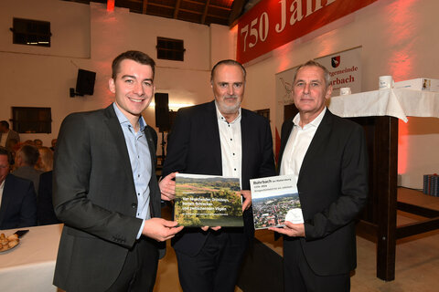 Christian Keck, Bürgermeister der Partnergemeinde Rohrbach an der Ilm, mit LH Hans Peter Doskozil und Günter Schmidt, Bürgermeister der Marktgemeinde Rohrbach bei Mattersburg