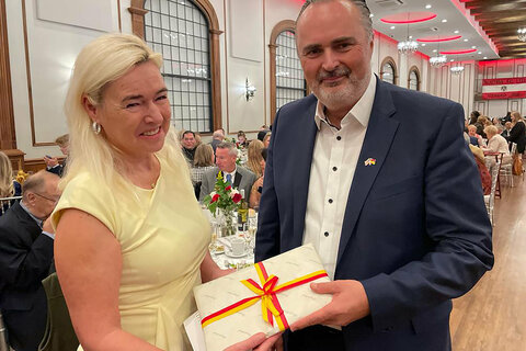 Die österreichische Botschafterin in den USA, DDr.in Petra Schneebauer und Landeshauptmann Mag. Hans Peter Doskozil.