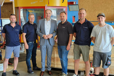 Wirtschaftslandesrat Dr. Leonhard Schneemann besuchte Z+H Weber in Deutsch Tschantschendorf.