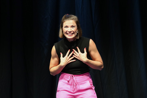 Bgld. Kabarettpreis Finalteilnehmerin Mona Kospach