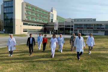 Begehung im PVA Reha-Zentrum in Bad Tatzmannsdorf mit Landesrat Christian Illedits und Prim.a Univ.Prof.in Dr.in Jeanette Strametz-Juranek.