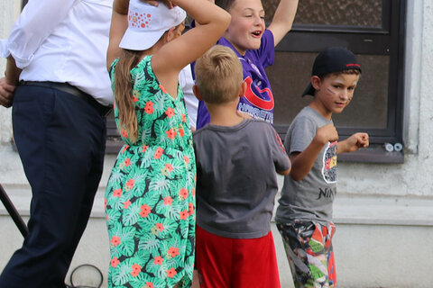 Gratis Sommerbetreuung für die Kinde mit Spiel, Sport, Spaß und großem Sommerfest