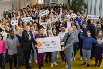 Prof.(FH) DI Dr. Gernot Hanreich, Rektor der Hochschule Burgenland, Landesrätin Mag.a (FH) Daniela Winkler und Hochschule-Burgenland-Geschäftsführer Mag. Georg Pehm.