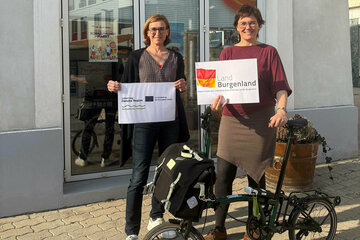 Christine Zopf-Renner von der Mobilitätszentrale mit den drei Testpersonen Ines, Maria und Nina