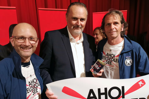 LH Hans Peter Doskozil mit den Organisatoren Tobias Monte und Michael Oberhauser