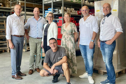 Wirtschaftslandesrat Dr. Leonhard Schneemann beim Betriebsbesuch bei der Firma Romwalter.