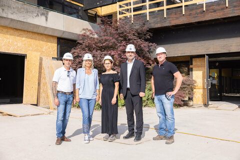 GF Projektentwicklung Burgenland Thomas Rosner, Bürgermeisterin Elisabeth Böhm, Projektleitung Nord Projektentwicklung Burgenland Ing. Elvisa Kajtezovic, Landesrat Mag. Heinrich Dorner und Projektleitung Nord Projektentwicklung Burgenland Ing. Thomas Heiny