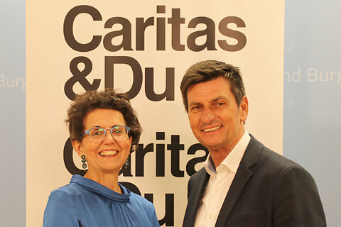 Caritas-Burgenland-Direktorin Edith Pinter und Soziallandesrat Christian Illedits