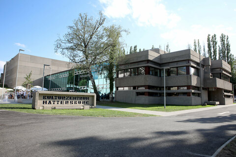 Kulturzentrum Mattersburg: Das modernisierte Kulturzentrum Mattersburg beherbergt nun die Burgenländische Landesbibliothek und das Landesarchiv.
