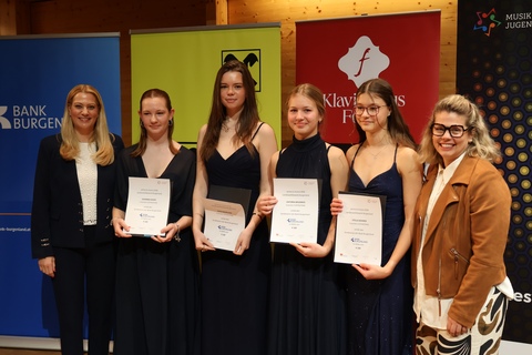 Landesrätin Daniela Winkler gratulierte den jungen Musikerinnen und Musikern bei prima la musica in raiding