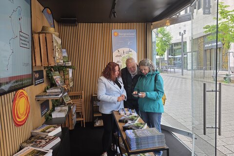 Naturgenuss, Wein, Kulinarik und pannonische Gastfreundschaft mitten in Stuttgart: Eindrücke vom Burgenland-Auftritt bei „Best Cars goes Public“ im Dorotheen Quartier.