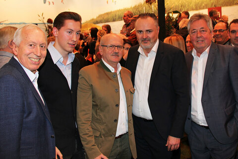 Landeshauptmann Hans Peter Doskozil, Tourismuslandesrat MMag. Alexander Petschnig, Landesrat Christian Illedits, Landesrat Mag. Heinrich Dorner und Landesrätin Mag.a (FH) Daniela Winkler konnten am heutigen Eröffnungstag auf der Ferien-Messe Wien beim bereits traditionellen VIP-Empfang auf dem Burgenlandstand Spitzen der Kultur, des Tourismus und der Wirtschaft begrüßen