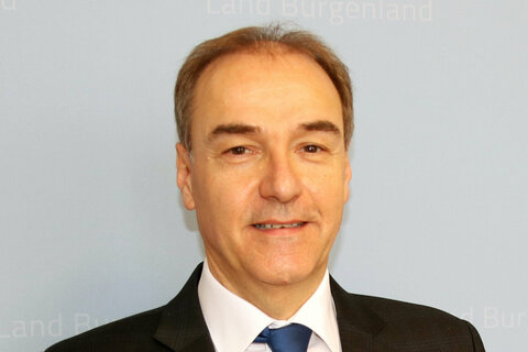 Wirtschaftslandesrat Leonhard Schneemann fordert sofortige Maßnahmen vom Bund.