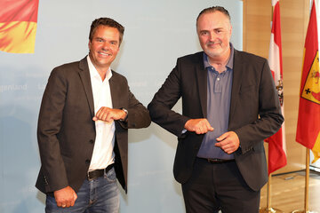 Landeshauptmann Hans Peter Doskozil mit dem neuen Tourismuschef Didi Tunkel